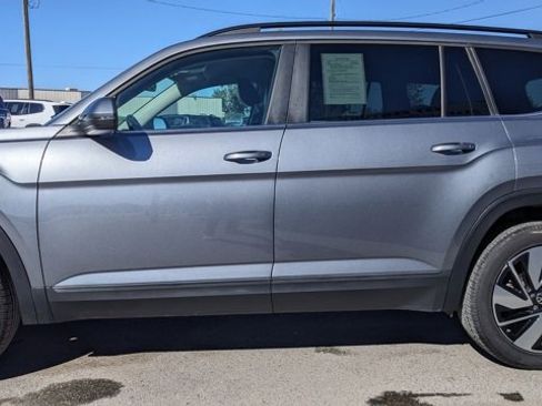 Used 2024 Volkswagen Atlas SE image 5