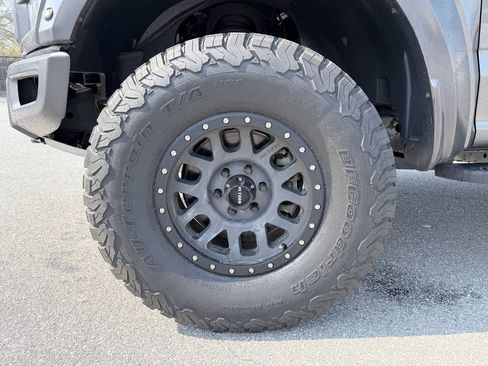 Used 2017 Ford F150 Raptor w/ Equipment Group 802A Luxury image 34