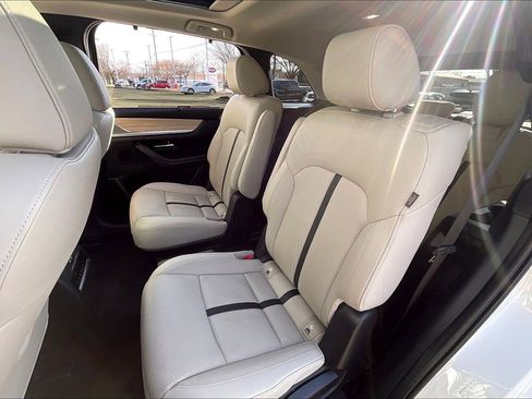 Used 2024 MAZDA CX-90 Plug-In Hybrid w/ Premium Pkg image 31