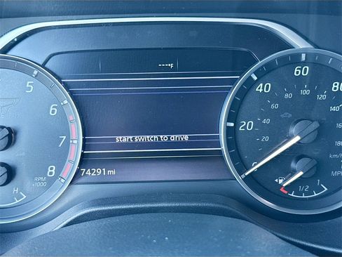 Used 2021 Nissan Titan SV image 10