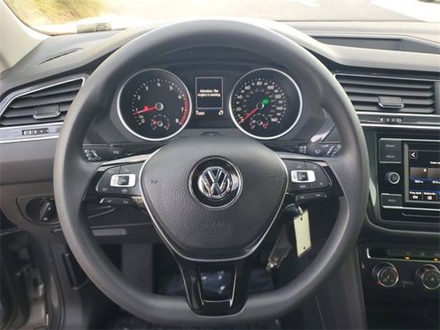 Used 2020 Volkswagen Tiguan S image 16