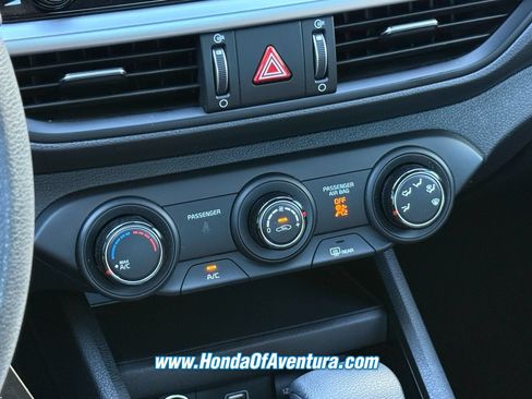 Used 2023 Kia Forte LXS w/ LXS Technology Package FWD image 18