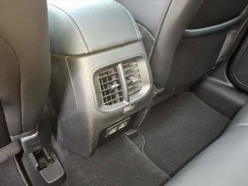 Used 2021 Jeep Cherokee Latitude Plus w/ Sun & Sound Group image 10