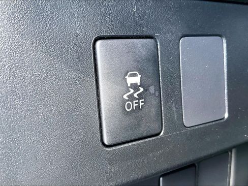 Used 2020 Toyota Tacoma SR w/ SR Convenience Package RWD image 30