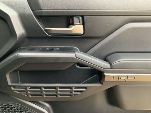 Used 2025 Toyota Tacoma TRD Off-Road image 19
