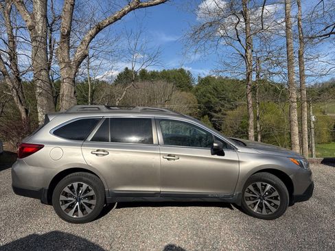 Used 2015 Subaru Outback 2.5i Limited image 6