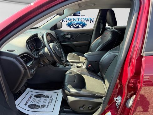 Used 2021 Jeep Cherokee Trailhawk w/ Comfort/Convenience Group AWD/4WD image 30