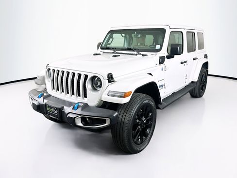 Used 2023 Jeep Wrangler Sahara image 3