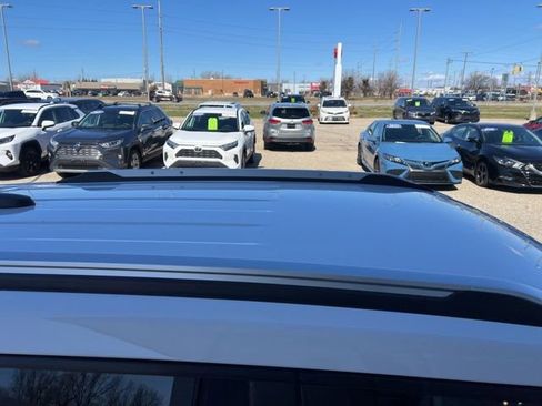 Used 2024 Chevrolet TrailBlazer LT w/ Driver Confidence Package image 5