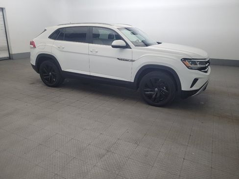 Used 2022 Volkswagen Atlas Cross Sport SE w/ Panoramic Sunroof Package FWD image 11
