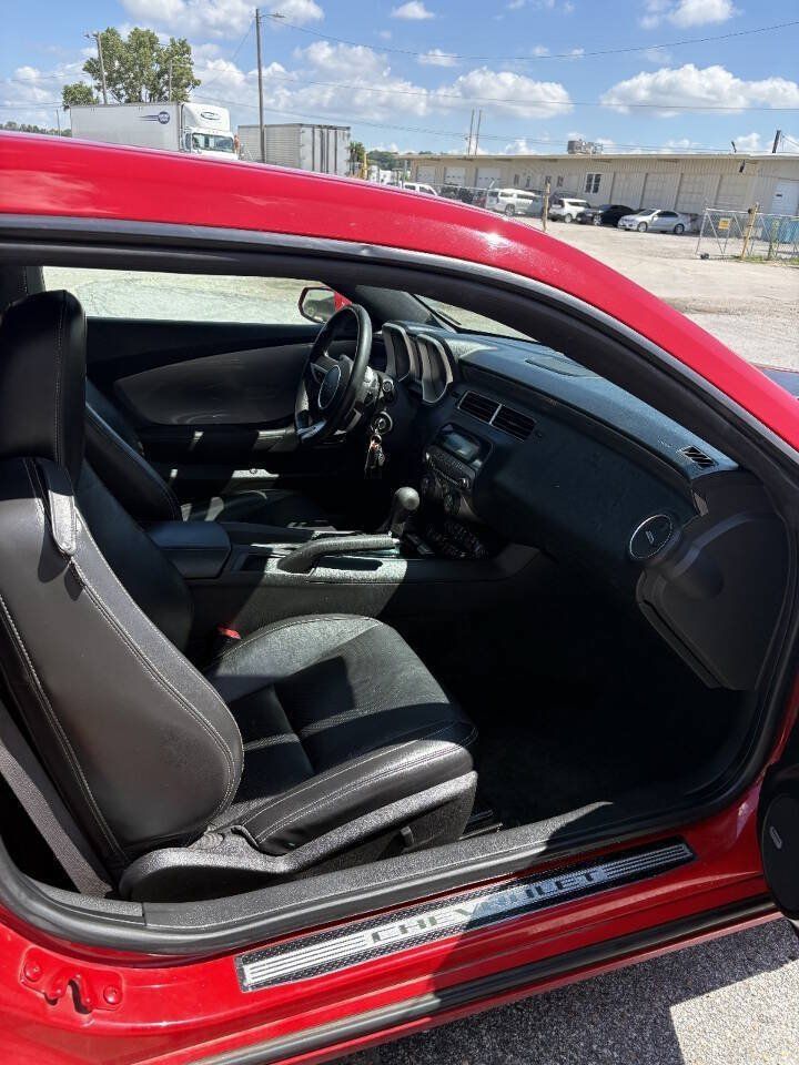 Used 2010 Chevrolet Camaro SS w/ RS Package RWD image 7