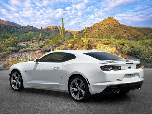 Used 2020 Chevrolet Camaro SS RWD image 7