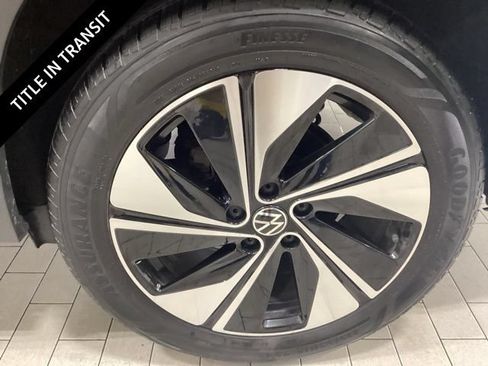 Used 2024 Volkswagen Taos SE AWD/4WD image 23