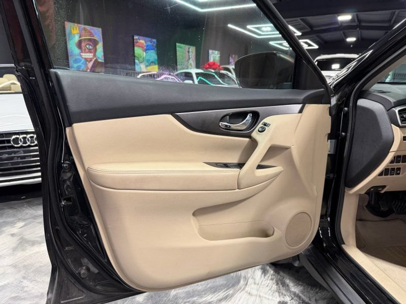 Used 2014 Nissan Rogue SV AWD/4WD image 19
