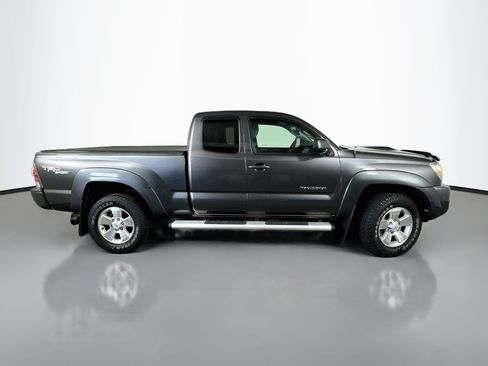 Used 2011 Toyota Tacoma PreRunner w/ TRD Sport Pkg RWD image 8