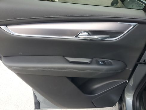 Used 2023 Cadillac XT6 Luxury image 14