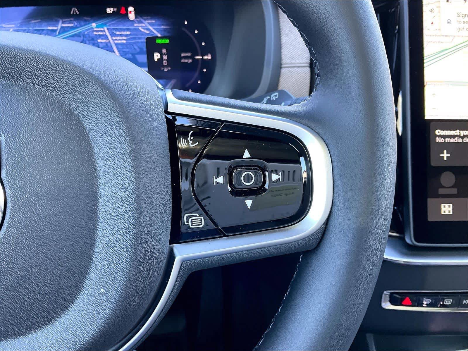 New 2026 Volvo XC90 T8 Plus w/ Protection Package AWD/4WD image 18
