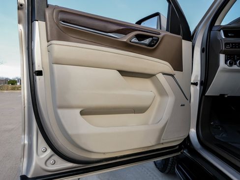 Used 2021 GMC Yukon XL Denali image 49