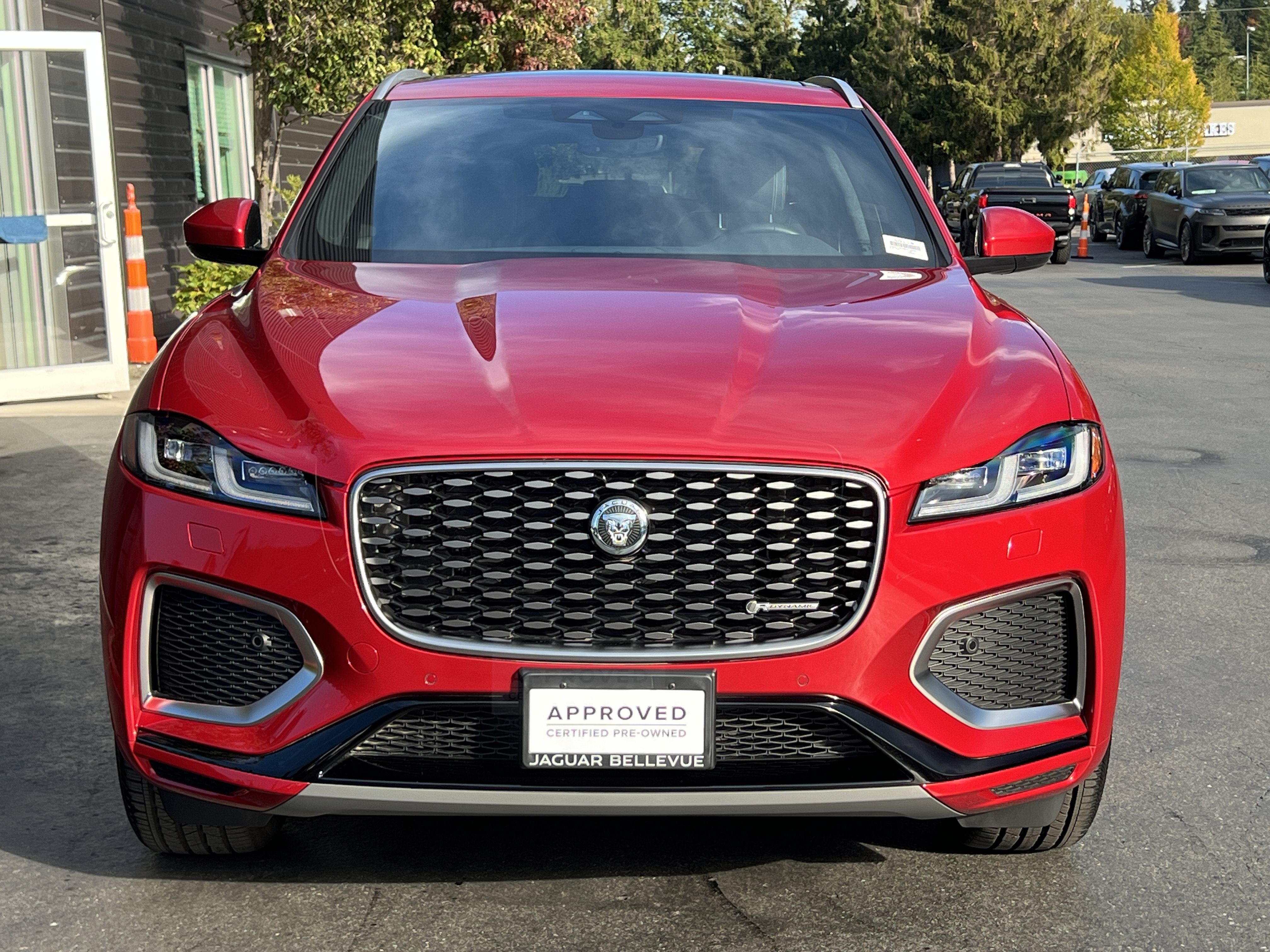 Certified 2025 Jaguar F-PACE R-Dynamic S AWD/4WD image 4