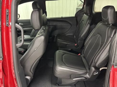 Used 2026 Chrysler Pacifica Select w/ S Appearance Package AWD/4WD image 28