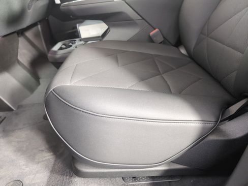 Used 2025 BMW iX xDrive50 w/ Premium Package image 11