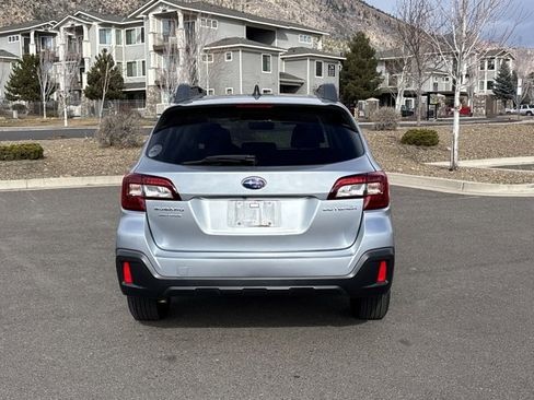 Used 2018 Subaru Outback 2.5i Premium image 4