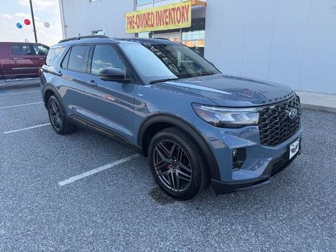 Certified 2025 Ford Explorer ST-Line w/ Premium Package AWD/4WD image 2