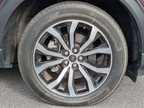 Used 2020 Ford Explorer ST w/ Premium Technology Package image 10