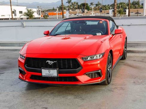 Used 2024 Ford Mustang Convertible RWD image 4