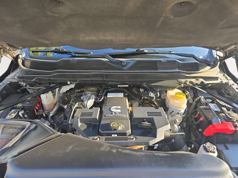 Used 2022 RAM 2500 Laramie AWD/4WD image 30