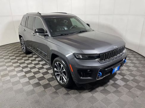 Used 2022 Jeep Grand Cherokee Overland w/ Luxury Tech Group IV AWD/4WD image 1