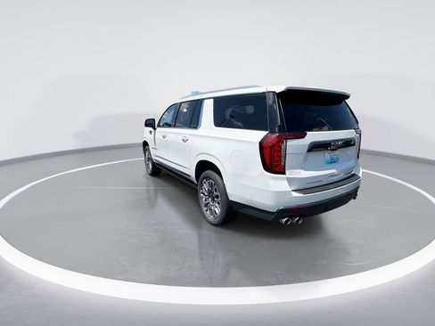 Used 2023 GMC Yukon XL Denali Ultimate AWD/4WD image 6