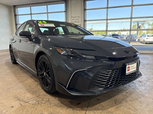 Certified 2026 Toyota Camry SE image 4