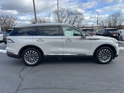 Certified 2023 Lincoln Aviator Standard w/ Premium Package image 4