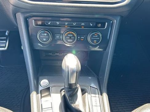 Used 2020 Volkswagen Tiguan SE R-Line FWD image 22