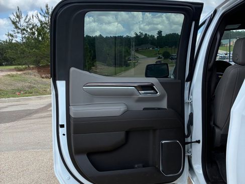 Used 2022 Chevrolet Silverado 1500 LT w/ Leather Package RWD image 22