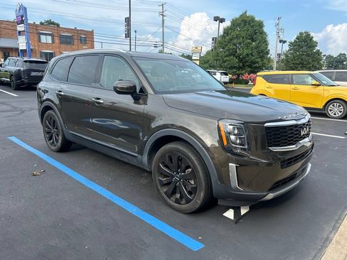 Certified 2022 Kia Telluride EX w/ EX Premium Package AWD/4WD image 1
