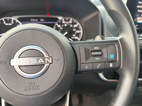 Used 2024 Nissan Rogue SV FWD image 22