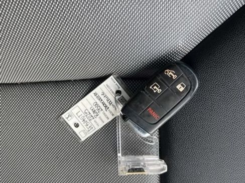 Used 2025 RAM ProMaster 2500 w/ Convenience Group FWD image 12