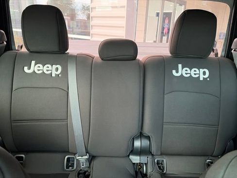 Used 2022 Jeep Gladiator Sport AWD/4WD image 26