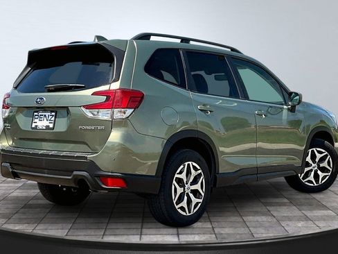 Used 2020 Subaru Forester Premium AWD/4WD image 6