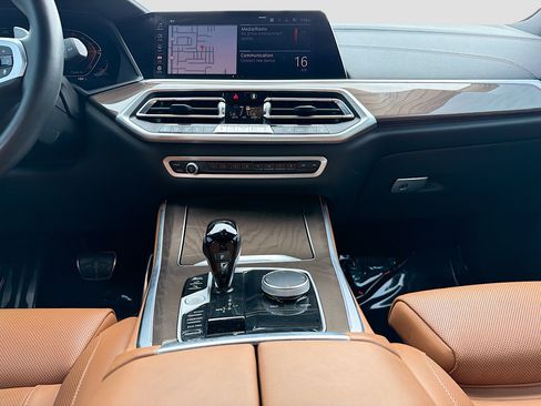 Used 2022 BMW X5 sDrive40i w/ M Sport Package RWD image 18