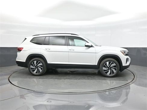 New 2026 Volkswagen Atlas SE image 8