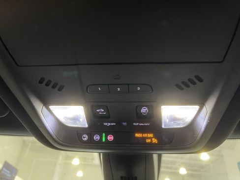 Used 2021 Chevrolet Blazer Premier w/ Driver Confidence II Package image 17