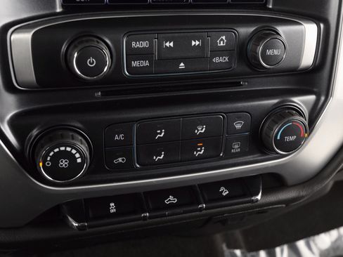 Used 2018 GMC Sierra 1500 SLE image 16