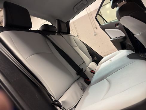 Used 2016 Toyota Prius Four image 26