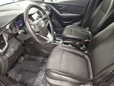 Used 2019 Chevrolet Trax LT w/ LT Convenience Package AWD/4WD image 14