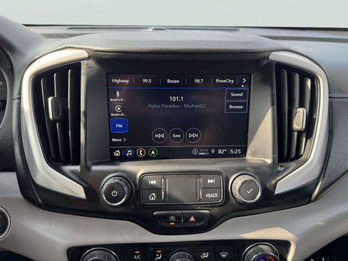 Used 2022 GMC Terrain SLT w/ Infotainment Package II AWD/4WD image 31