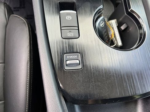 Certified 2024 Nissan Rogue SL w/ SL Premium Package image 18