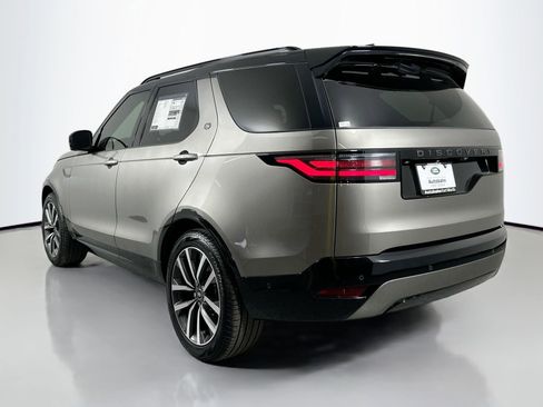 Certified 2024 Land Rover Discovery Dynamic SE image 4